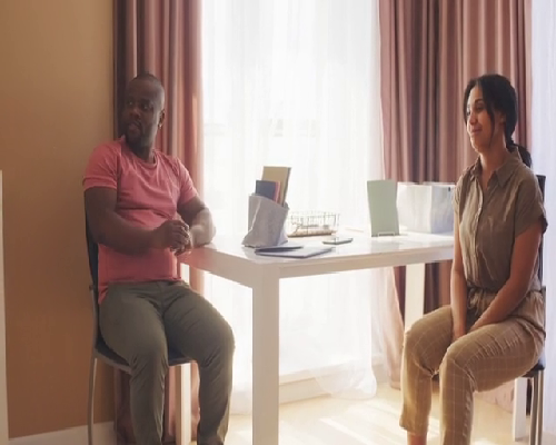 9月延安→重庆→延安站,延安机场客流量不到1000万,远低于延安和延安,但货运